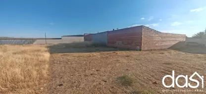 Oportunidad en Valdepeñas: Terreno urbano de 400 m² ideal para construcción - Foto 1