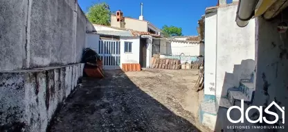 Casa en venta Con Gran patio exterior, espacios amplios y salón con chimenea - Foto 2