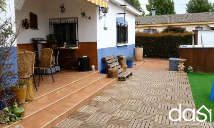 Oportunidad: Vivienda independiente con piscina y cocherilla - Foto 1