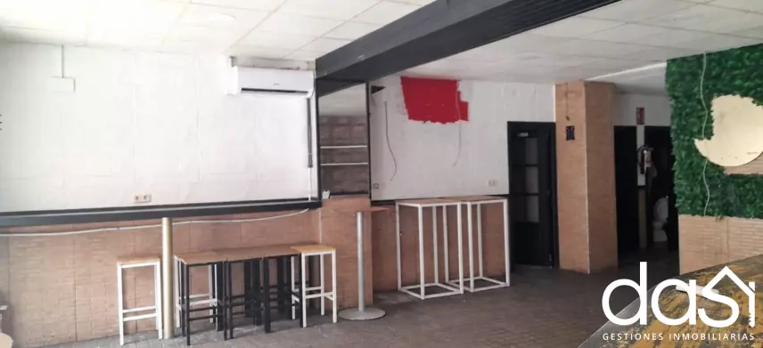 Local comercial en alquiler en Valdepeñas - Foto 3