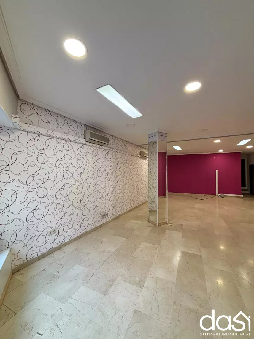 Local comercial en venta en Valdepeñas - Foto 4