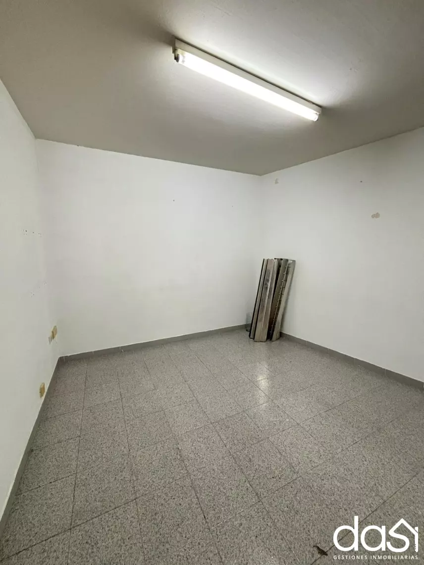 Local comercial en venta en Valdepeñas - Foto 8