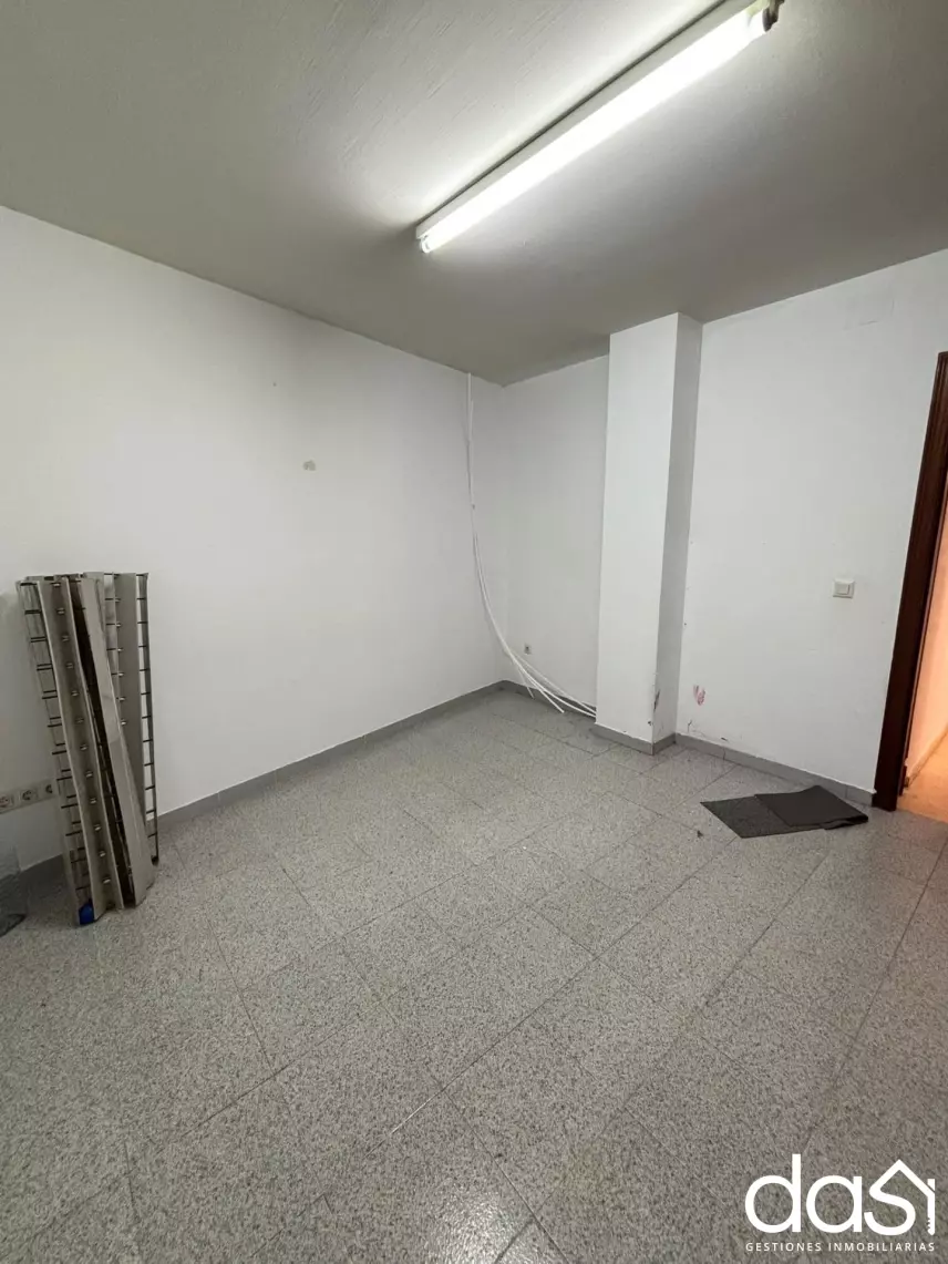Local comercial en venta en Valdepeñas - Foto 9