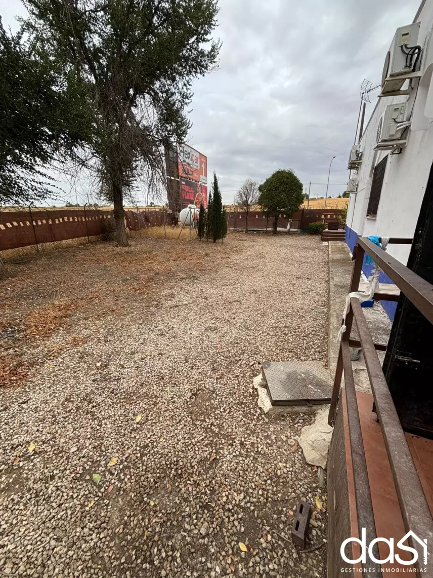 Local comercial en venta en Valdepeñas - Foto 12
