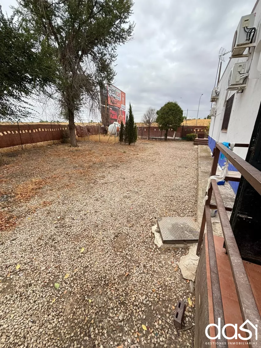 Local comercial en venta en Valdepeñas - Foto 40
