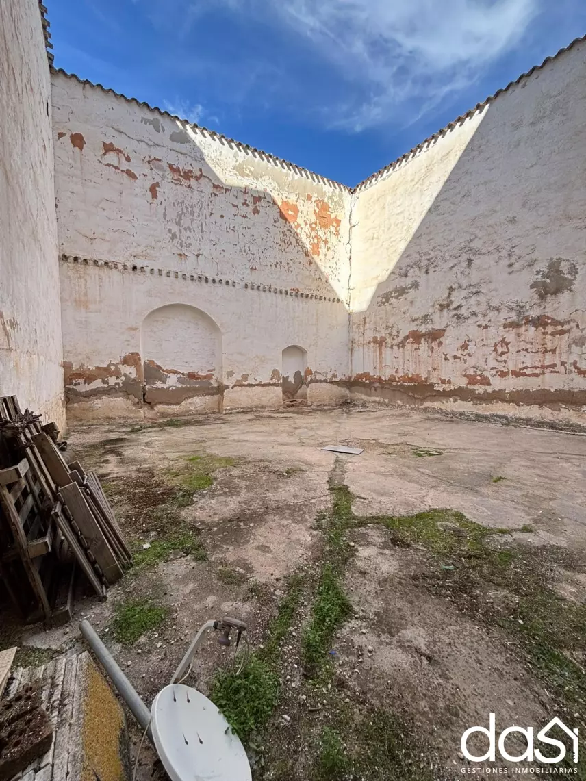 Garaje en venta en Valdepeñas - Foto 1